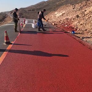 人民路街道一是彩钢瓦喷漆翻新，地面喷涂